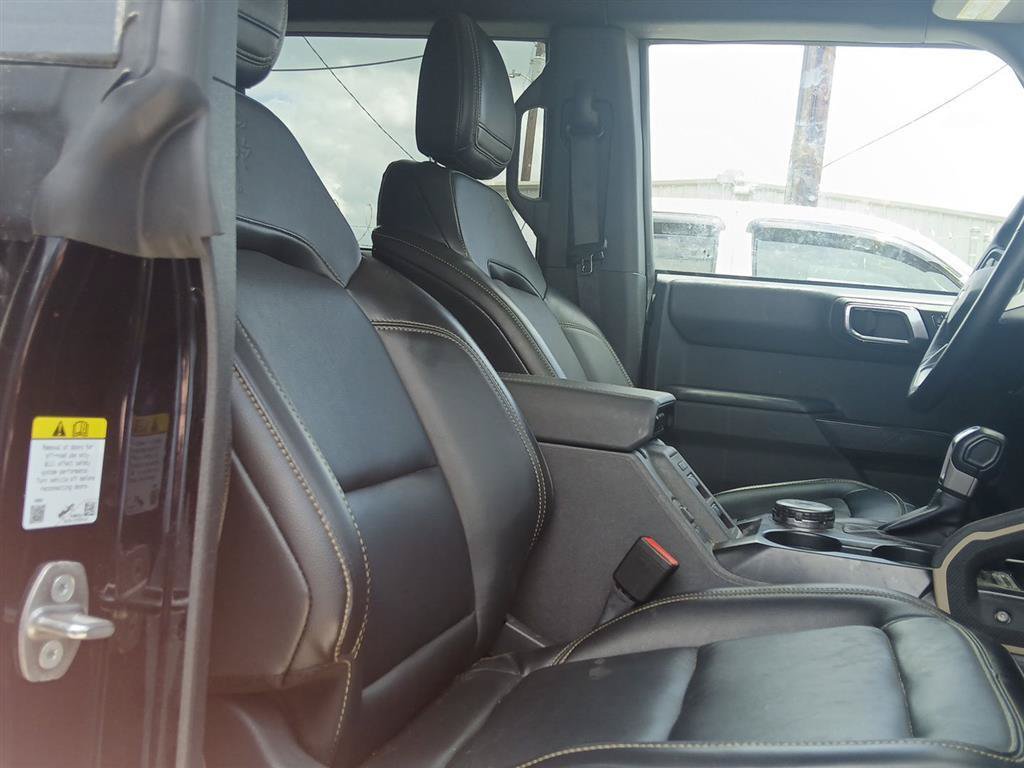 Certified 2025 Ford Bronco Badlands w/ Sasquatch Package AWD/4WD image 8