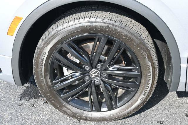 Used 2022 Volkswagen Tiguan SE R-Line AWD/4WD image 14