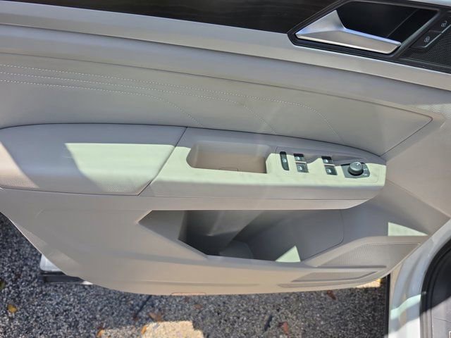 Used 2022 Volkswagen Atlas SE image 3