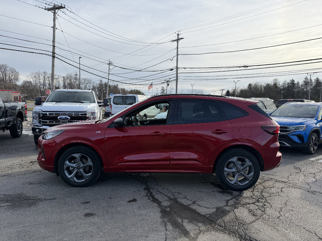 Certified 2023 Ford Escape ST-Line w/ Tech Pack #1 AWD/4WD image 2