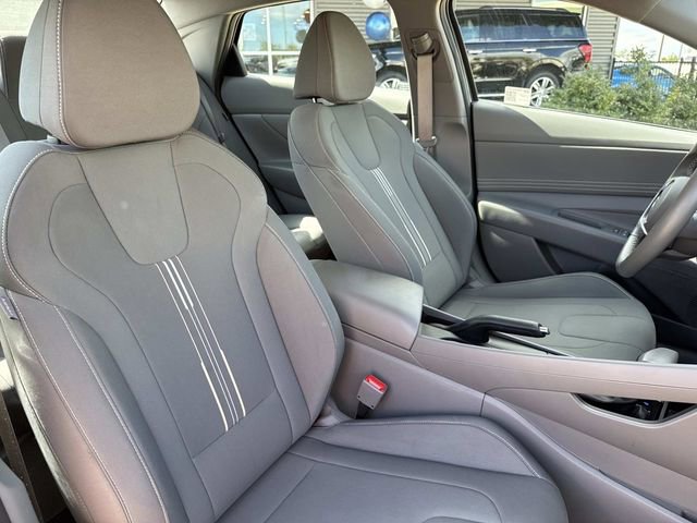 Used 2025 Hyundai Elantra Sport w/ Cargo Package image 11