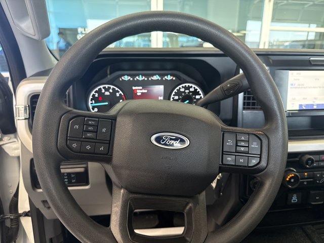 Certified 2025 Ford F350 XL w/ XL Chrome Package RWD image 9
