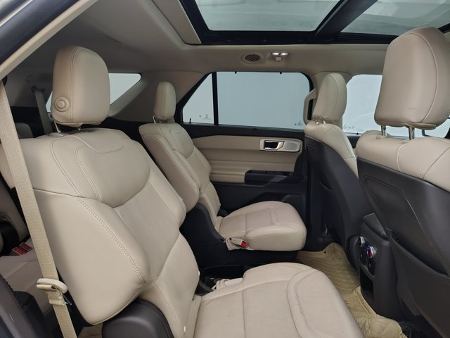 Certified 2020 Ford Explorer Platinum w/ Premium Technology Package AWD/4WD image 17