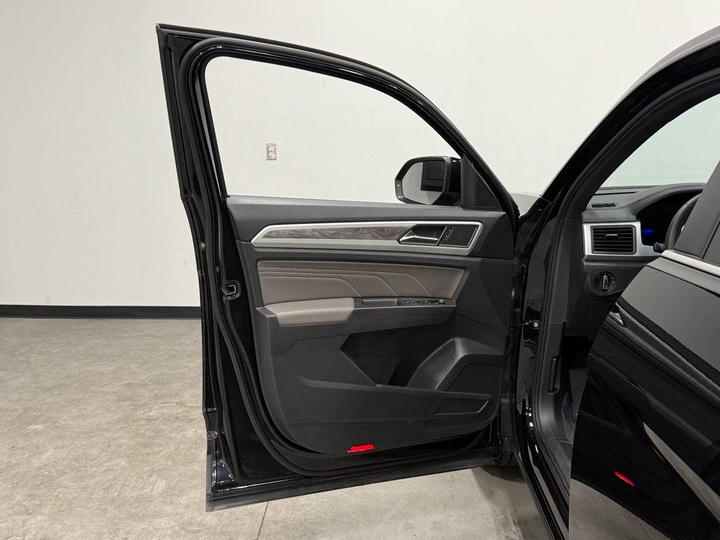 Used 2023 Volkswagen Atlas Cross Sport SE image 9