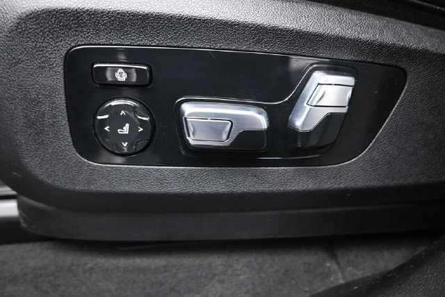 Used 2023 BMW X7 xDrive40i AWD/4WD image 11