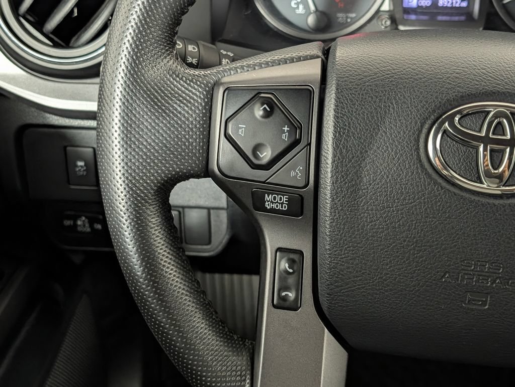 Used 2020 Toyota Tacoma TRD Off-Road w/ Technology Package RWD image 17