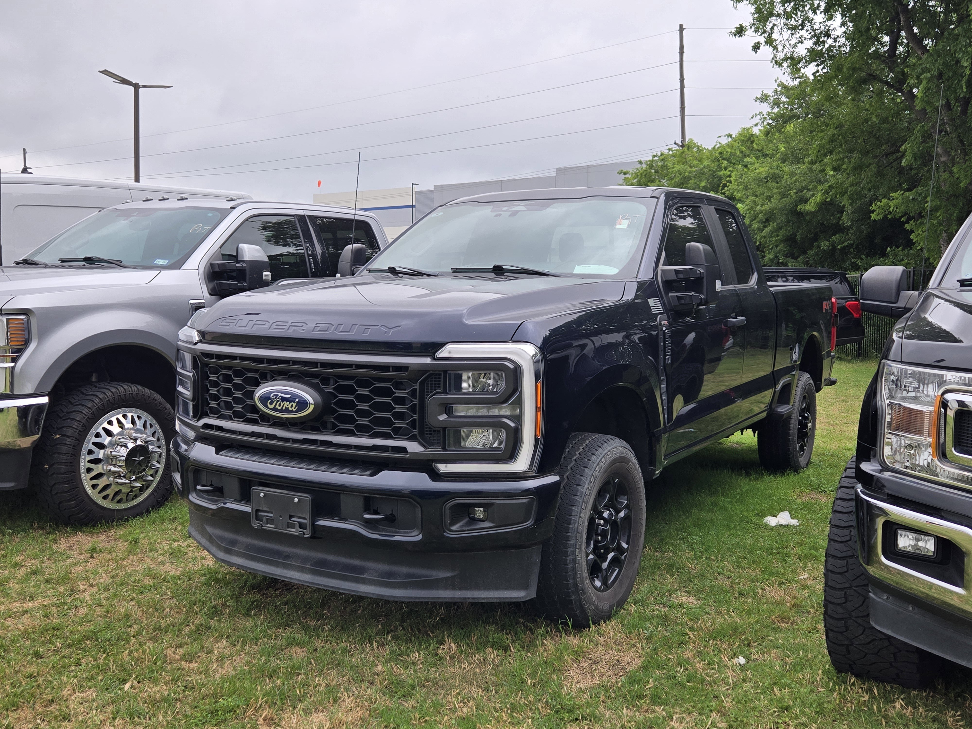Certified 2023 Ford F250 XL w/ STX Appearance Package AWD/4WD image 3