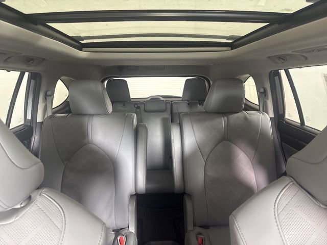 Used 2021 Toyota Highlander Platinum AWD/4WD image 15