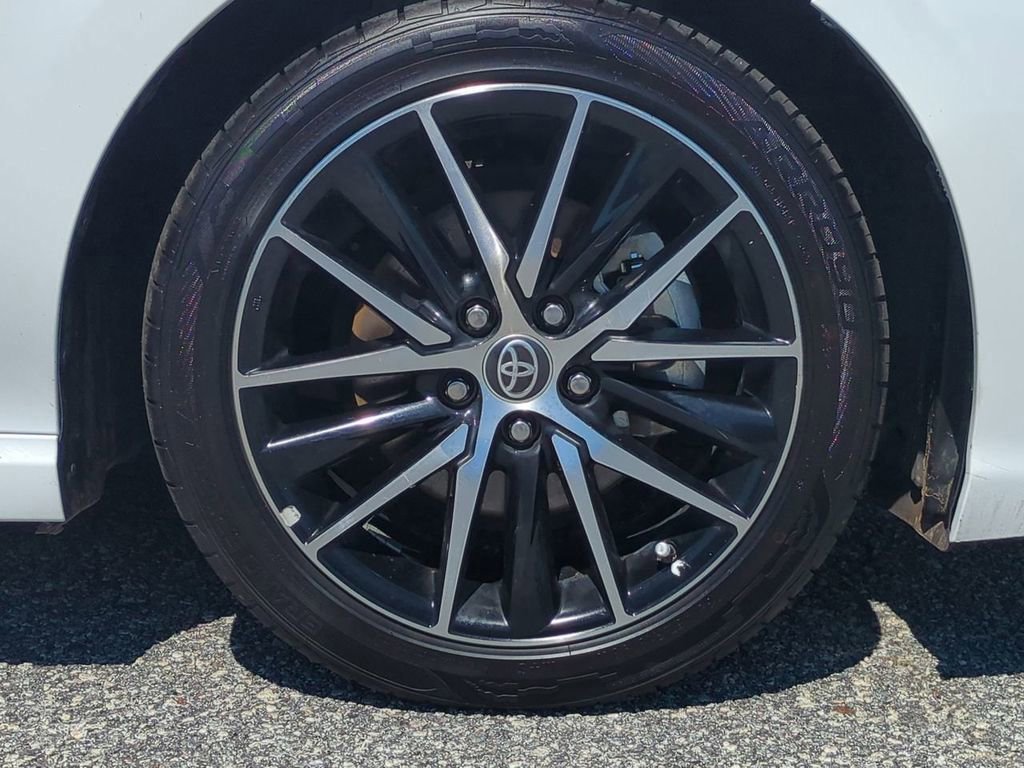 Used 2023 Toyota Camry SE image 12