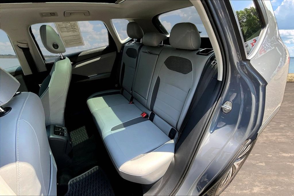 Used 2022 Volkswagen Taos SE w/ Panoramic Sunroof Package FWD image 23