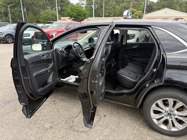 Certified 2019 Ford Edge Titanium AWD/4WD image 11