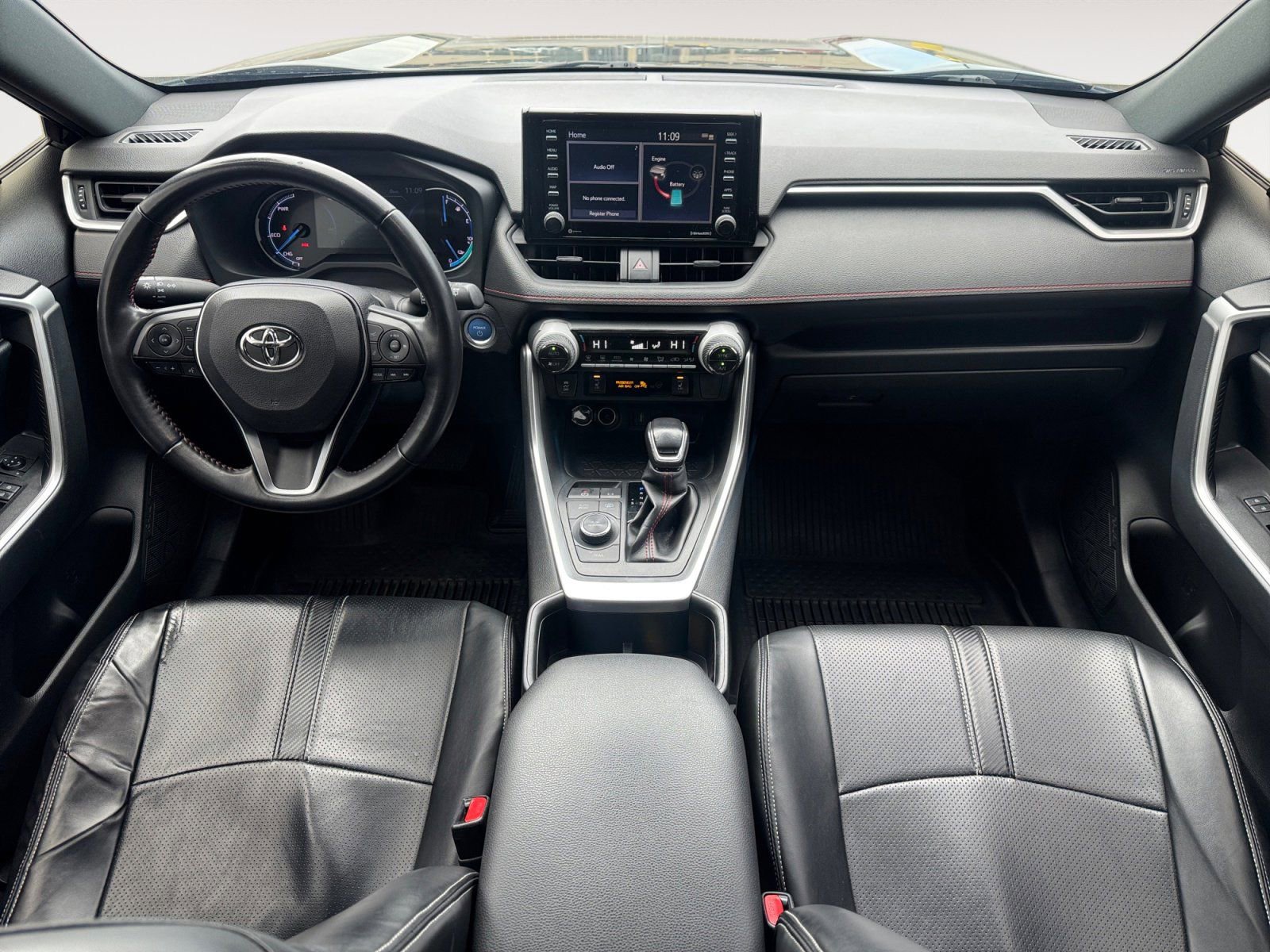 Used 2022 Toyota RAV4 SE image 10