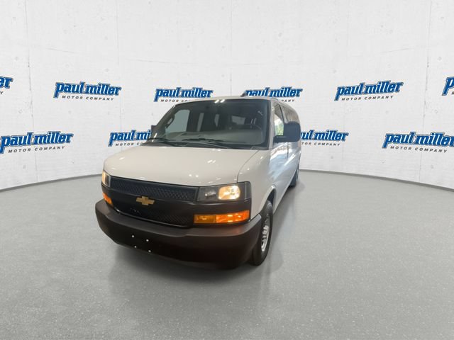 Used 2025 Chevrolet Express 3500 LS RWD image 4