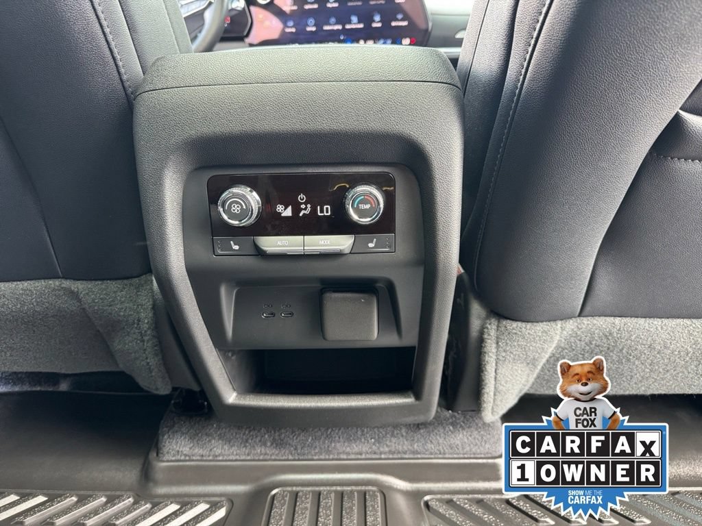 Used 2026 Chevrolet Traverse RS FWD image 29
