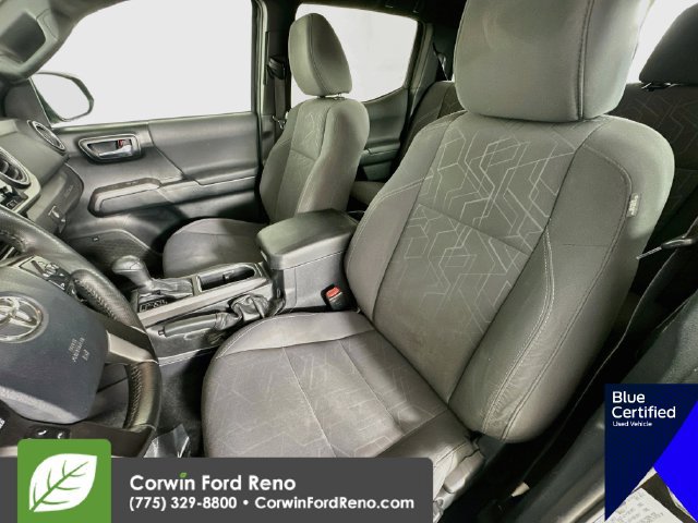 Used 2017 Toyota Tacoma TRD Sport AWD/4WD image 26