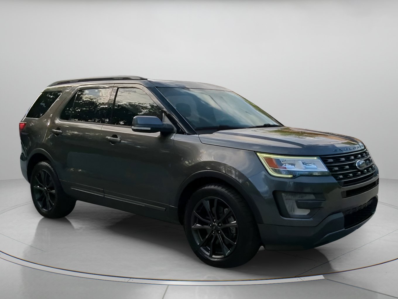 Certified 2017 Ford Explorer XLT w/ Equipment Group 202A FWD image 36