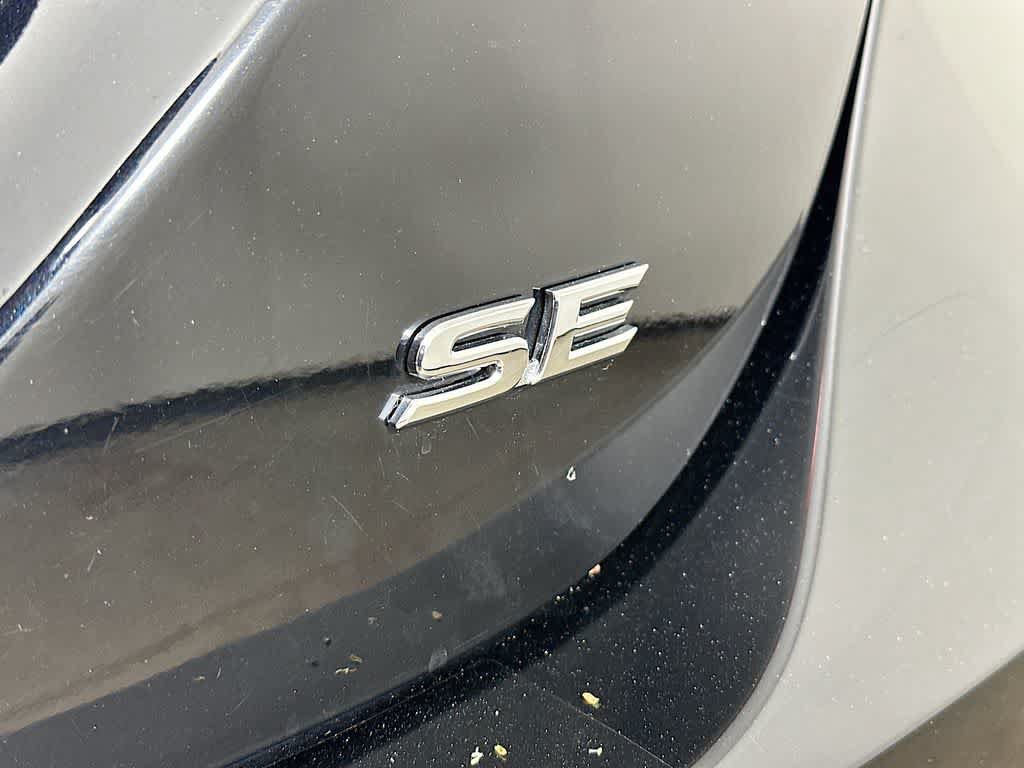 Used 2021 Toyota Camry SE FWD image 7