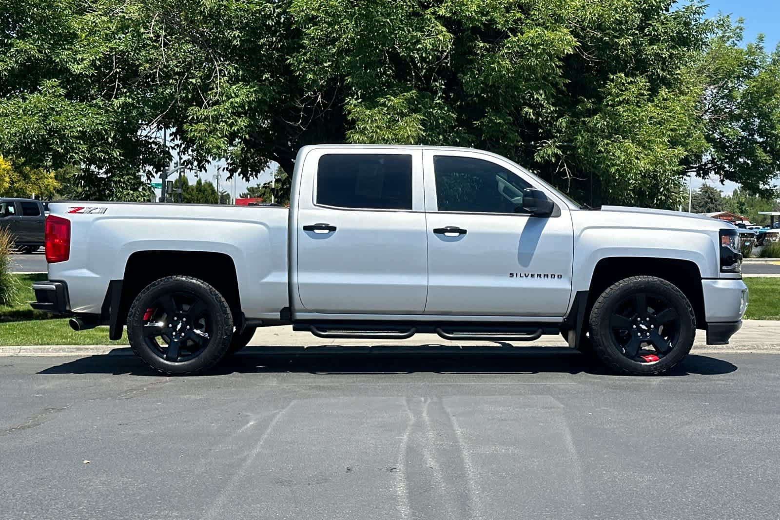 Used 2018 Chevrolet Silverado 1500 LTZ Z71 w/ Redline Edition AWD/4WD image 8
