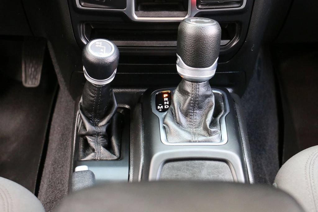Used 2021 Jeep Wrangler Unlimited Sport AWD/4WD image 27