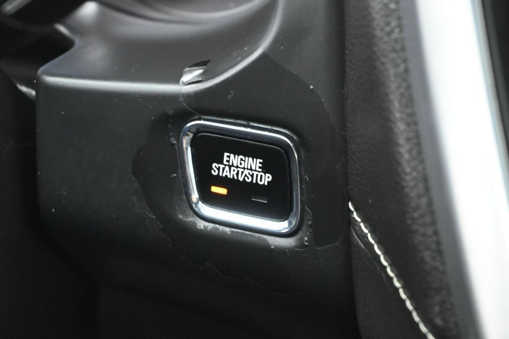 Used 2022 GMC Acadia SLE FWD image 13