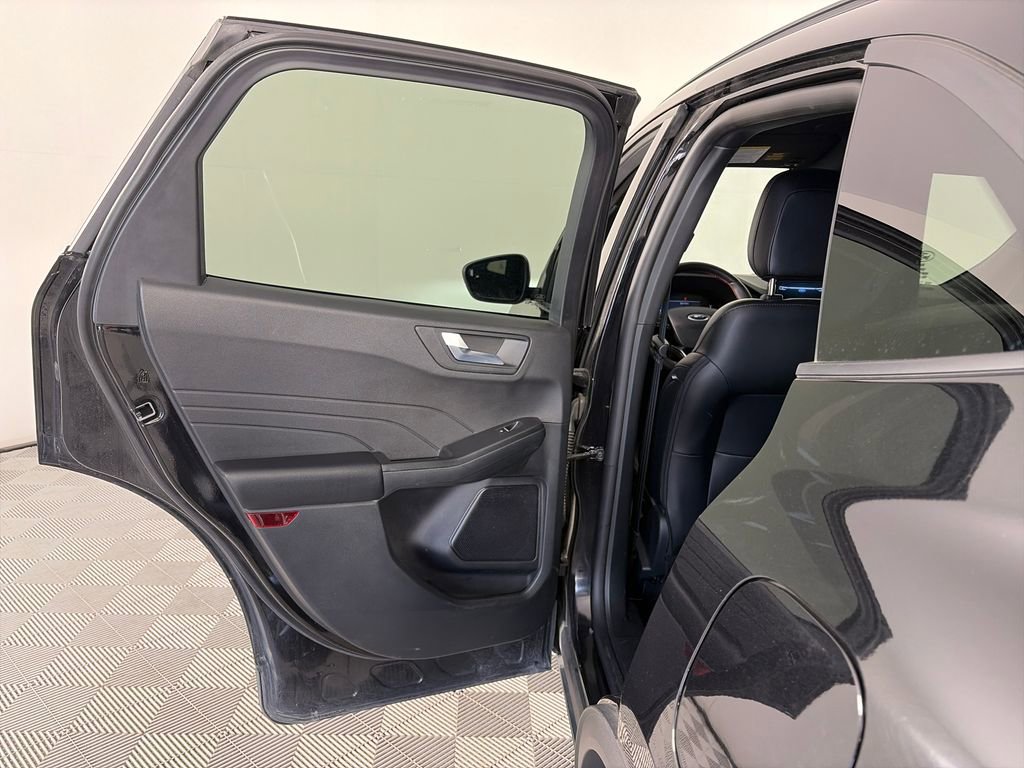 Certified 2025 Ford Escape ST-Line Select AWD/4WD image 10
