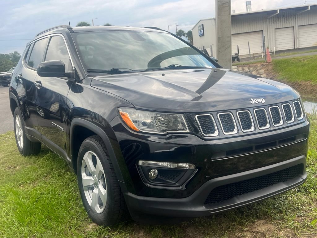 Used 2019 Jeep Compass Latitude FWD video 1