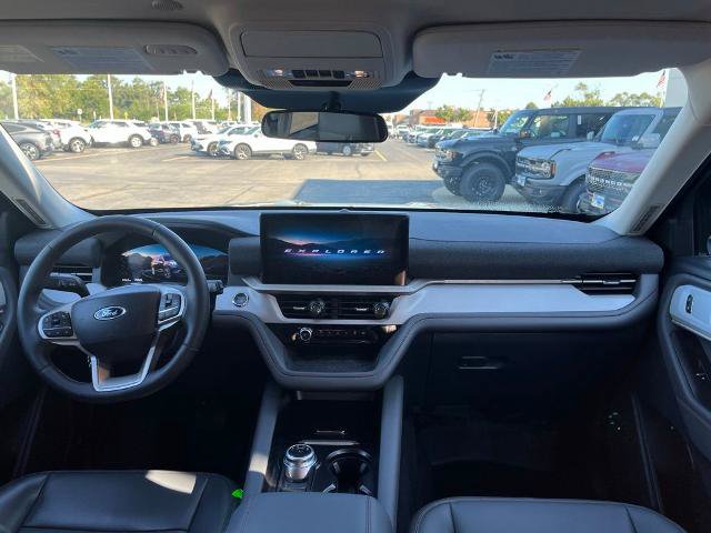 Certified 2025 Ford Explorer Active w/ Active Comfort Package AWD/4WD image 19