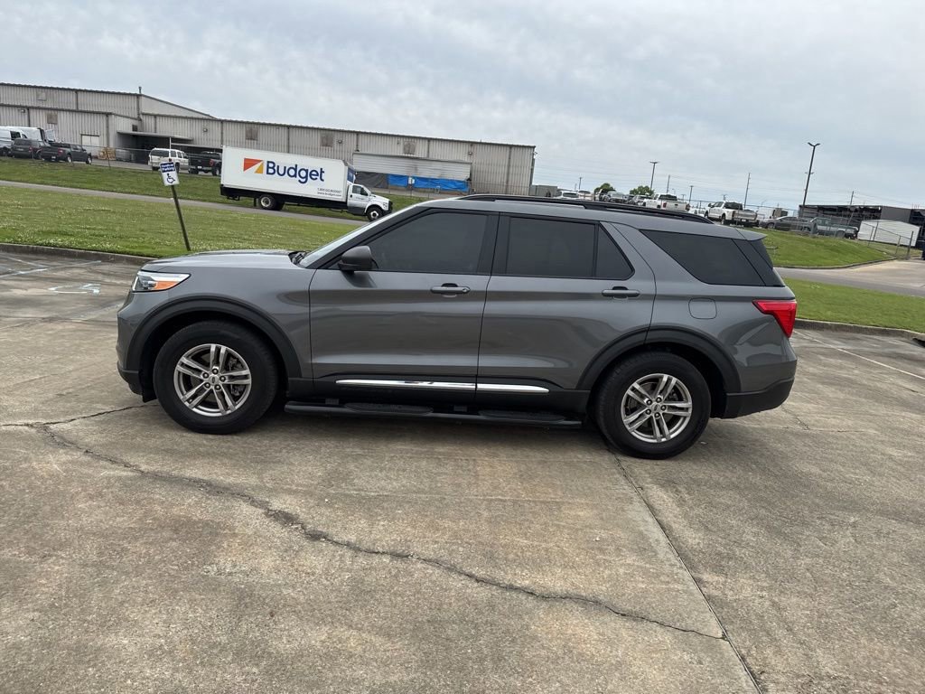 Certified 2022 Ford Explorer XLT image 4