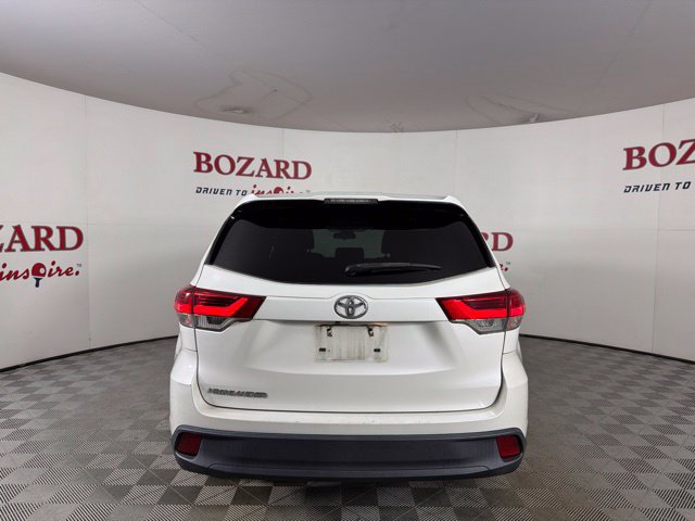Used 2017 Toyota Highlander LE FWD image 12