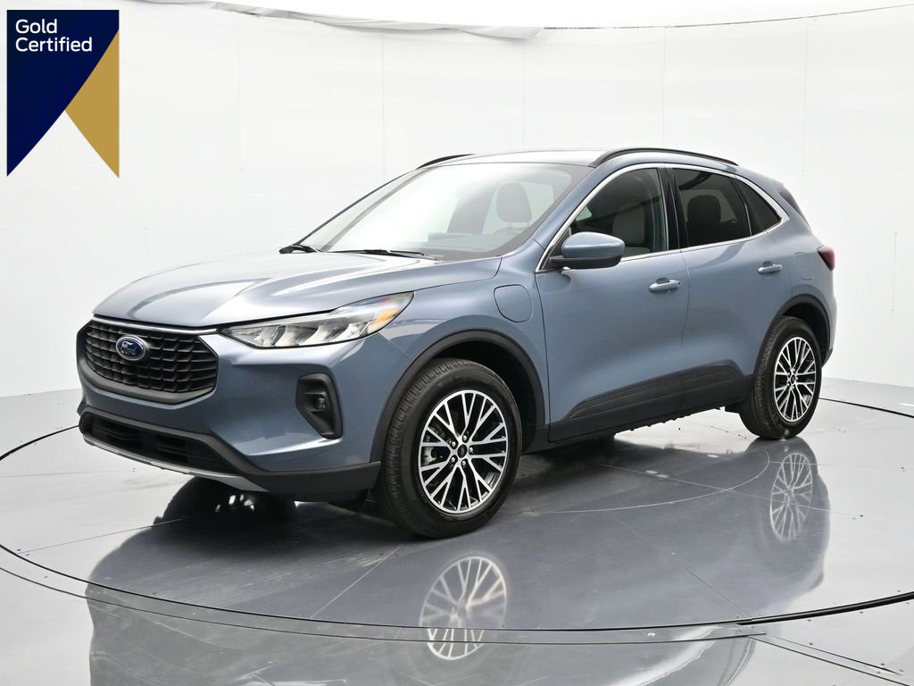 Certified 2025 Ford Escape SE w/ Class II Trailer Tow Package image 1