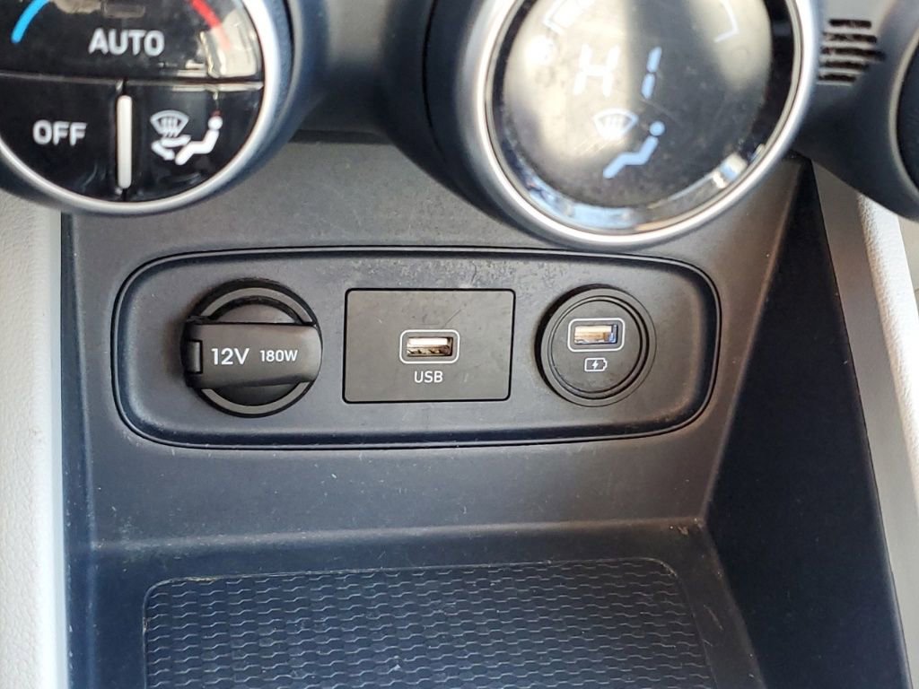 Used 2020 Hyundai Venue Denim image 27