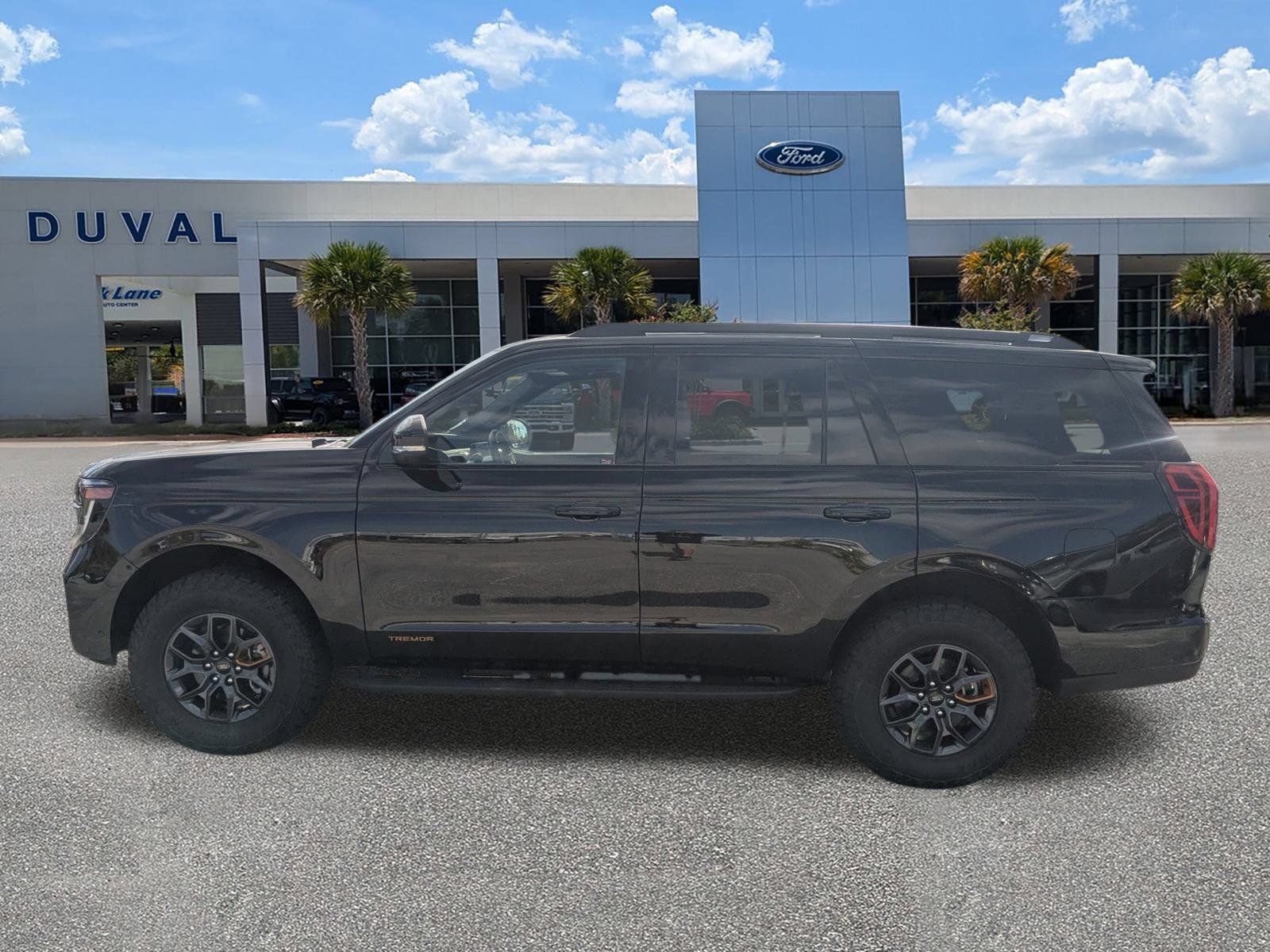 Certified 2025 Ford Expedition Tremor AWD/4WD image 7
