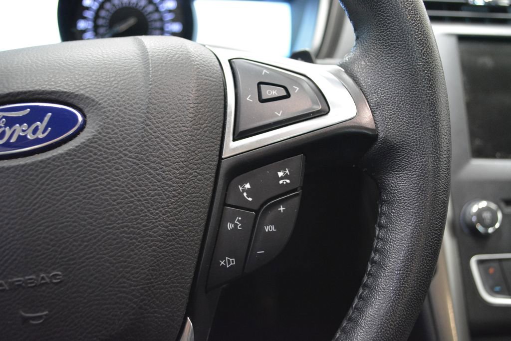 Certified 2017 Ford Fusion SE w/ Fusion SE Technology Package FWD image 22