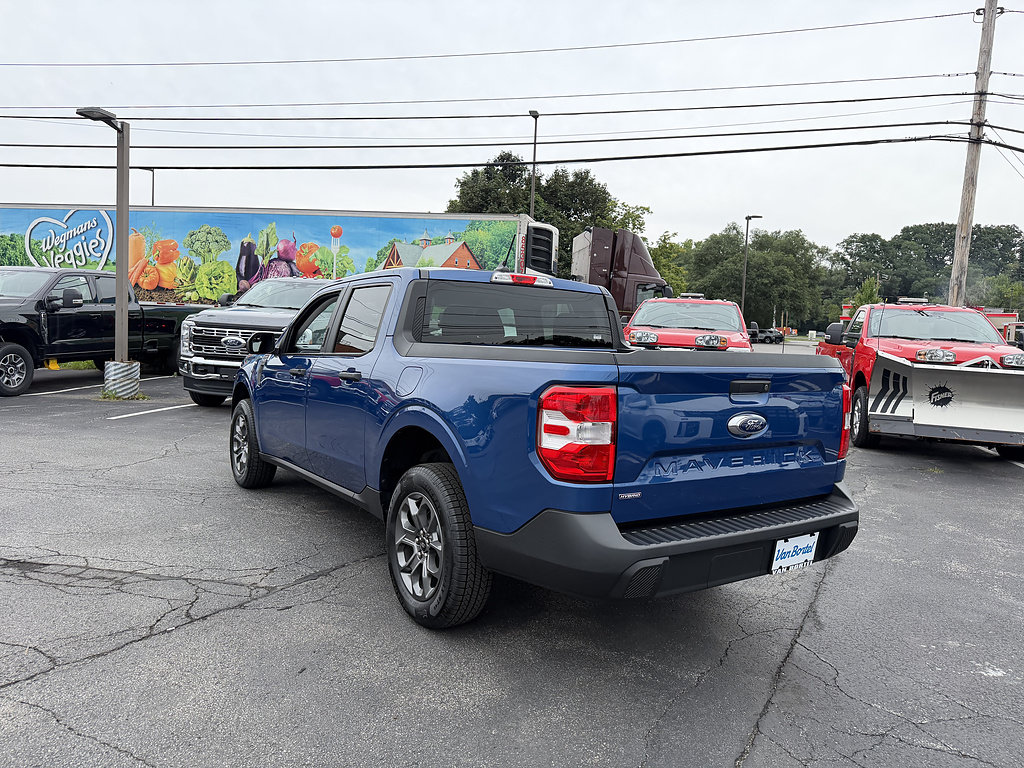 Certified 2023 Ford Maverick XLT FWD image 4