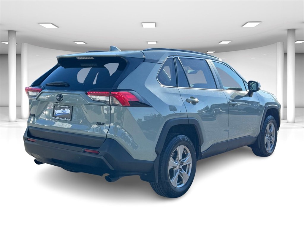 Used 2022 Toyota RAV4 XLE image 4