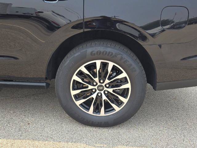 Certified 2025 Ford Expedition Platinum AWD/4WD image 16