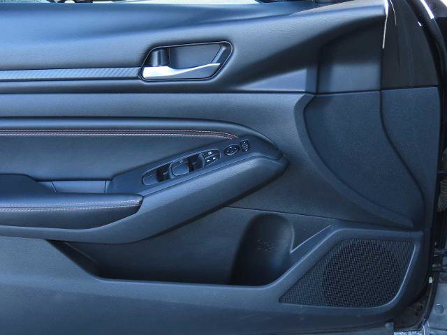 Used 2020 Nissan Altima 2.5 SR w/ Premium Package image 18