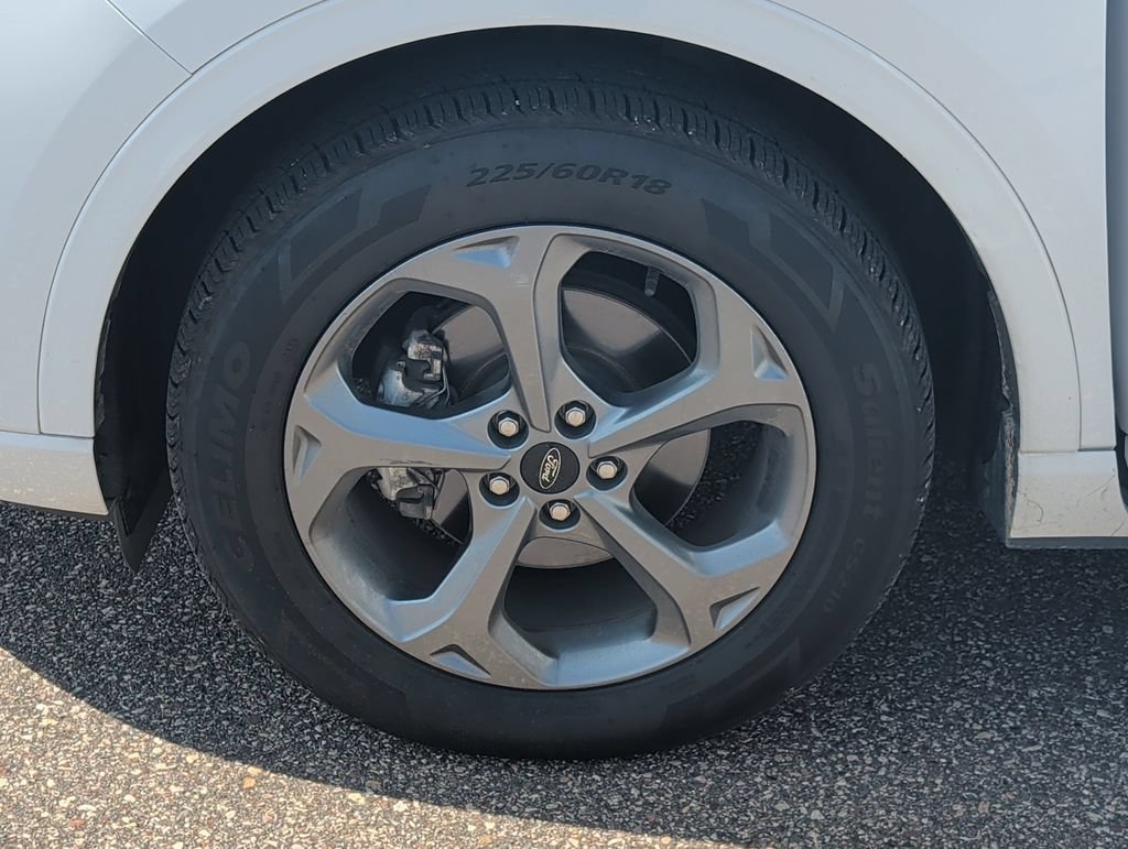 Certified 2023 Ford Escape ST-Line AWD/4WD image 8