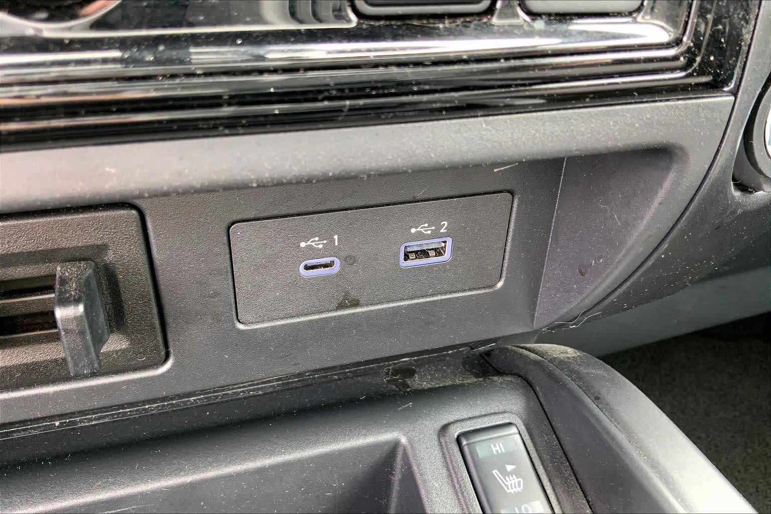 Used 2024 Nissan Titan SV RWD image 31