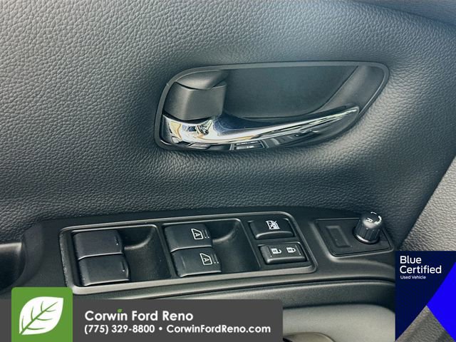 Used 2024 Nissan Titan PRO-4X image 22