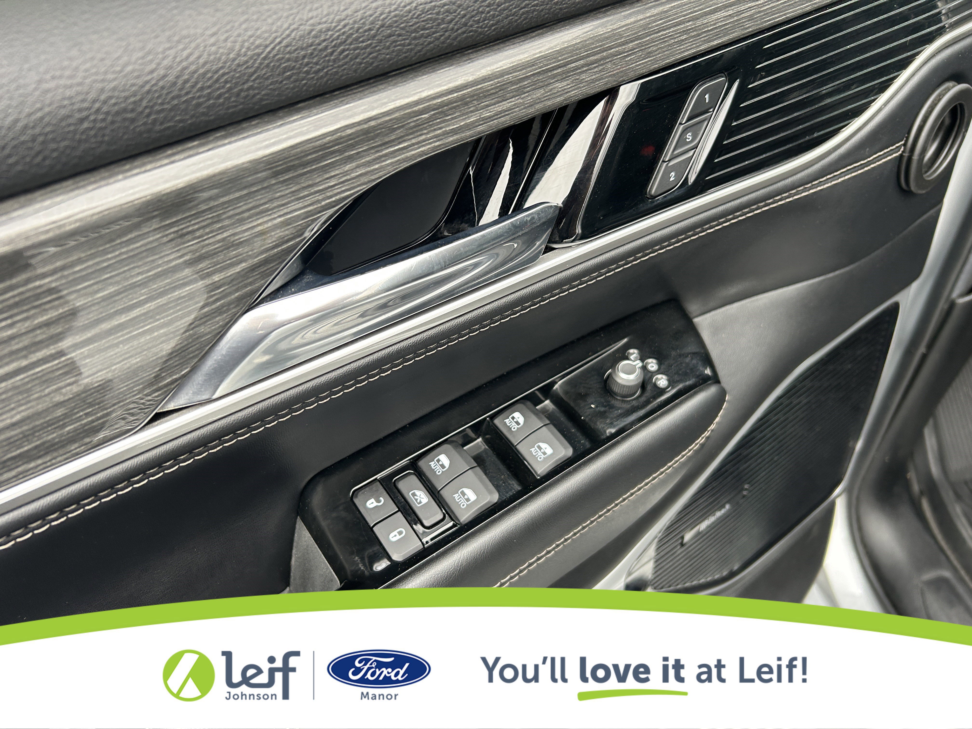 Used 2022 Jeep Wagoneer Series III w/ Premium Group I image 16