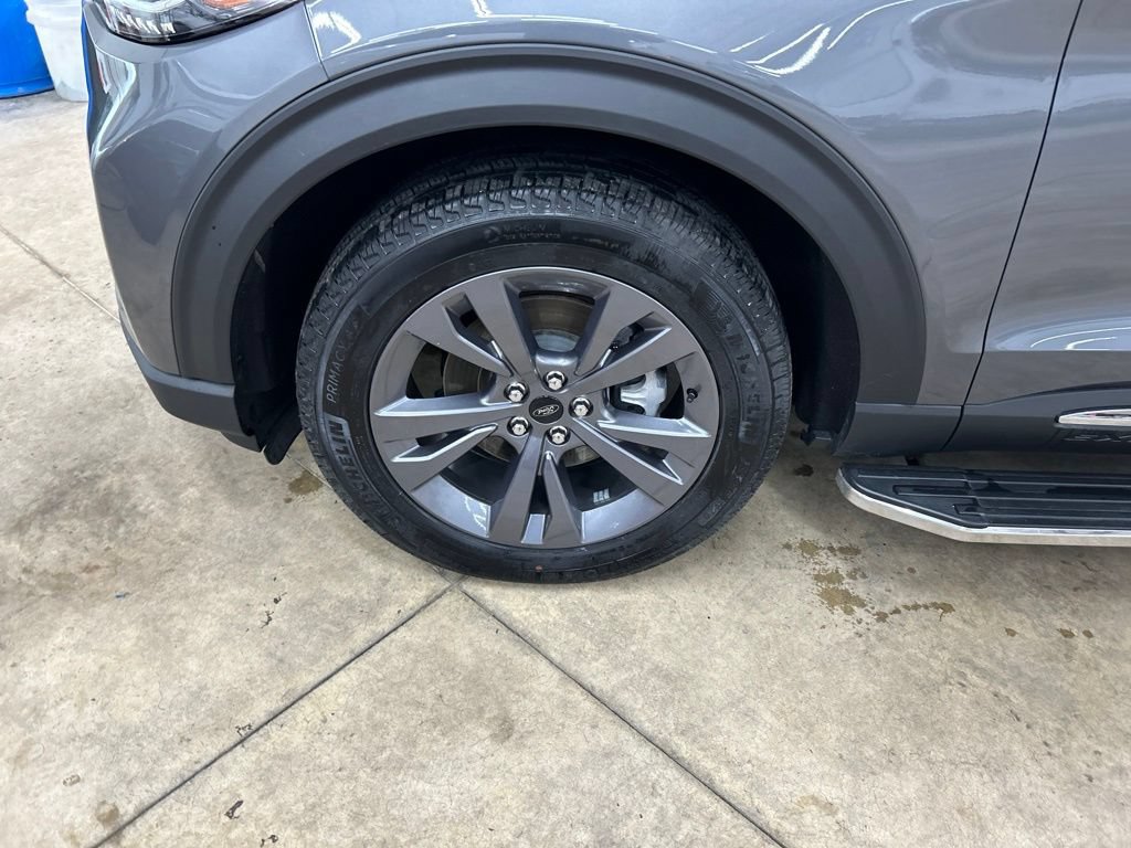 Certified 2025 Ford Explorer Active w/ Active Comfort Package AWD/4WD image 34