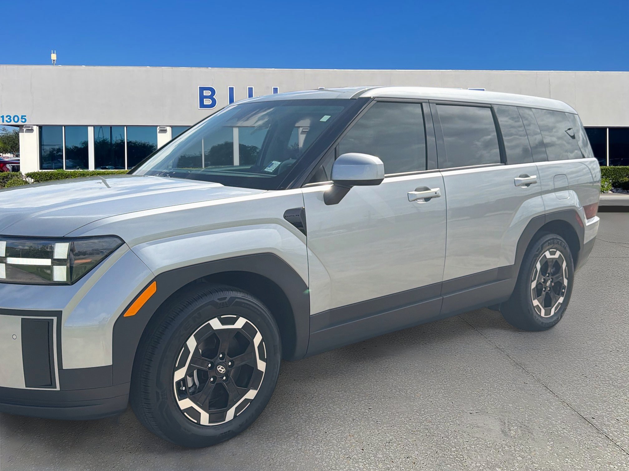 Used 2026 Hyundai Santa Fe SE FWD image 3