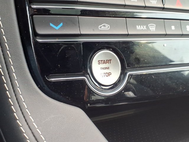 Used 2020 Jaguar F-PACE SVR AWD/4WD image 27