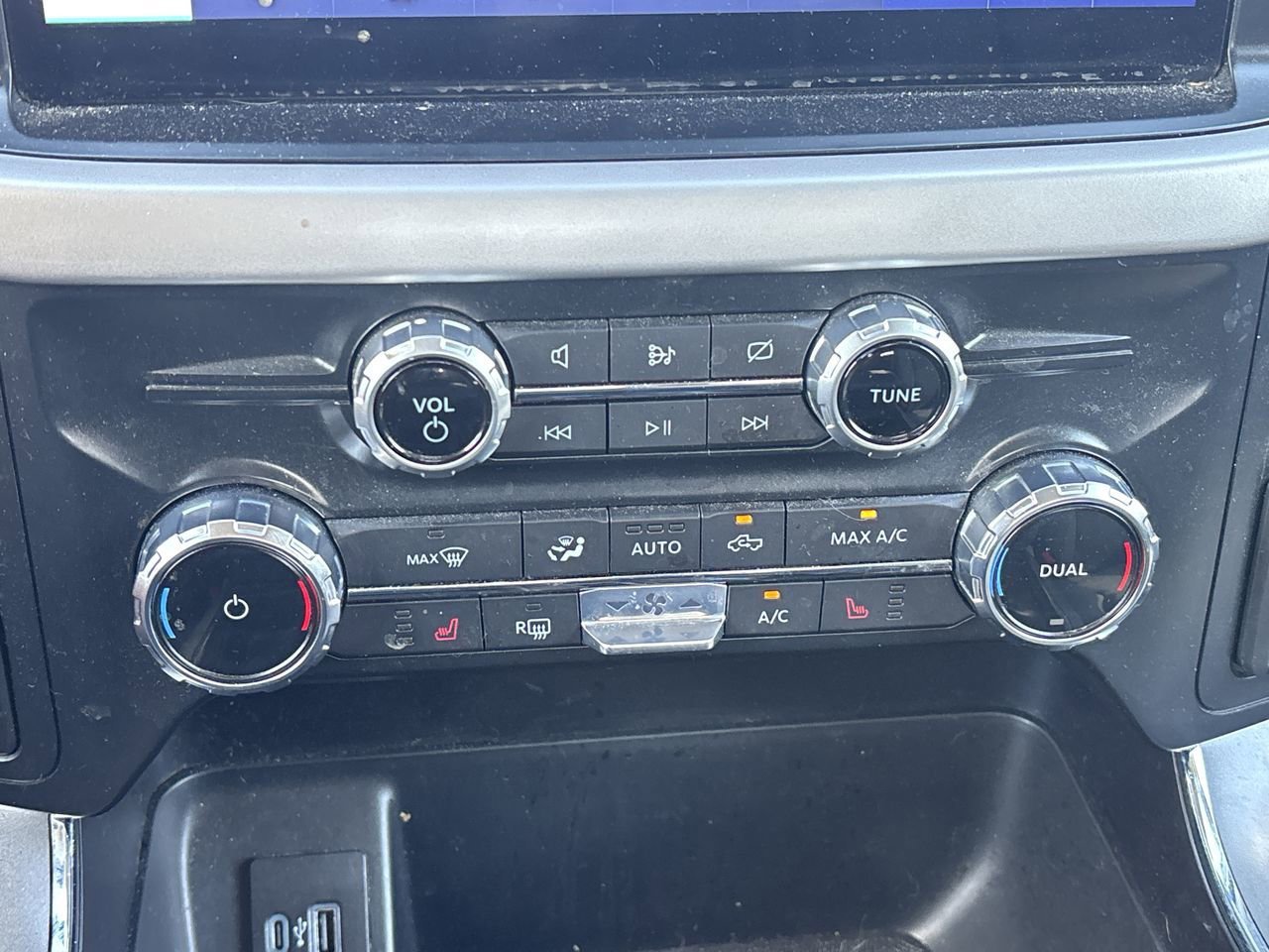 Certified 2022 Ford F150 XLT w/ Equipment Group 302A High image 23