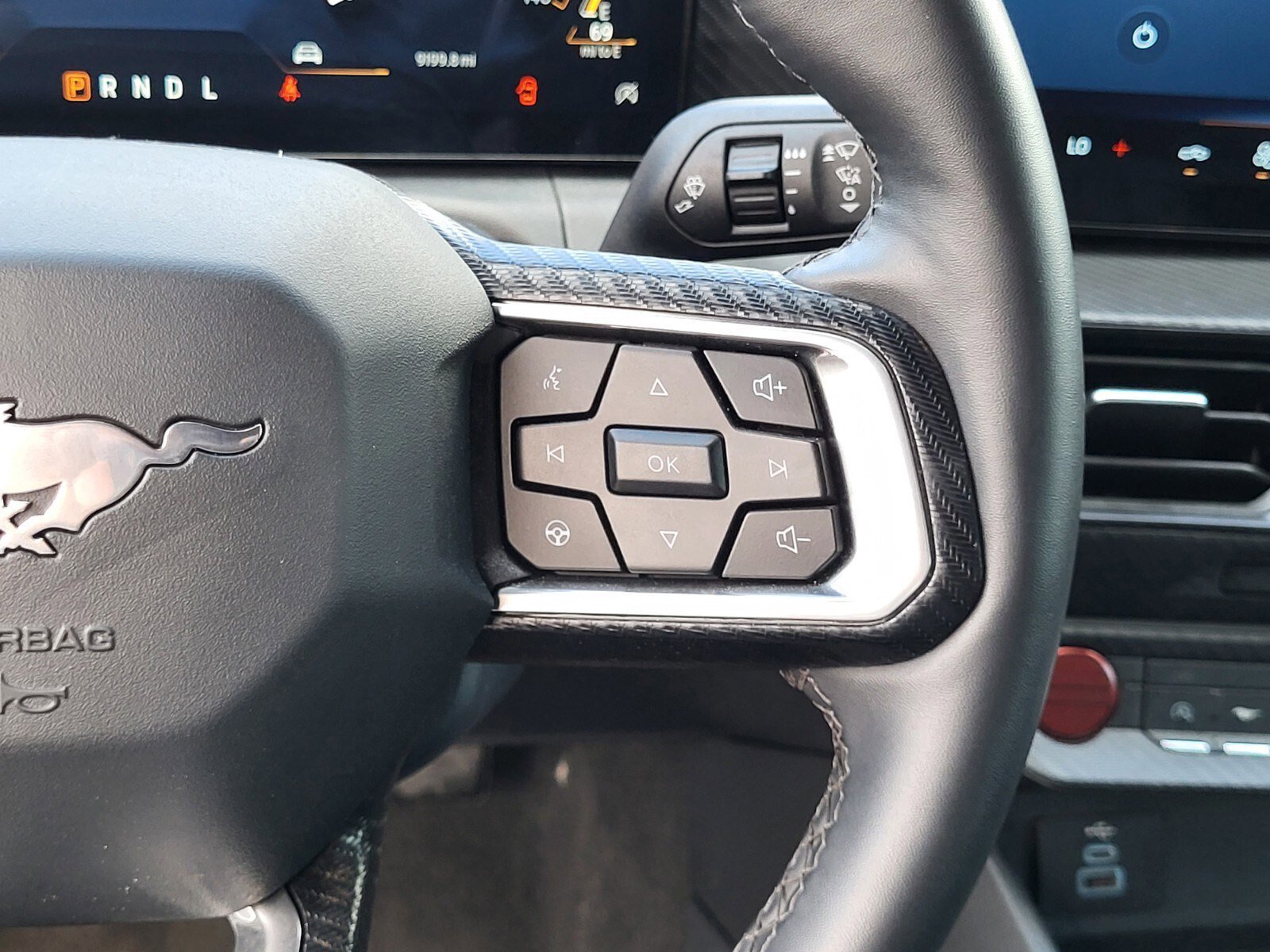 Certified 2025 Ford Mustang Coupe RWD image 27