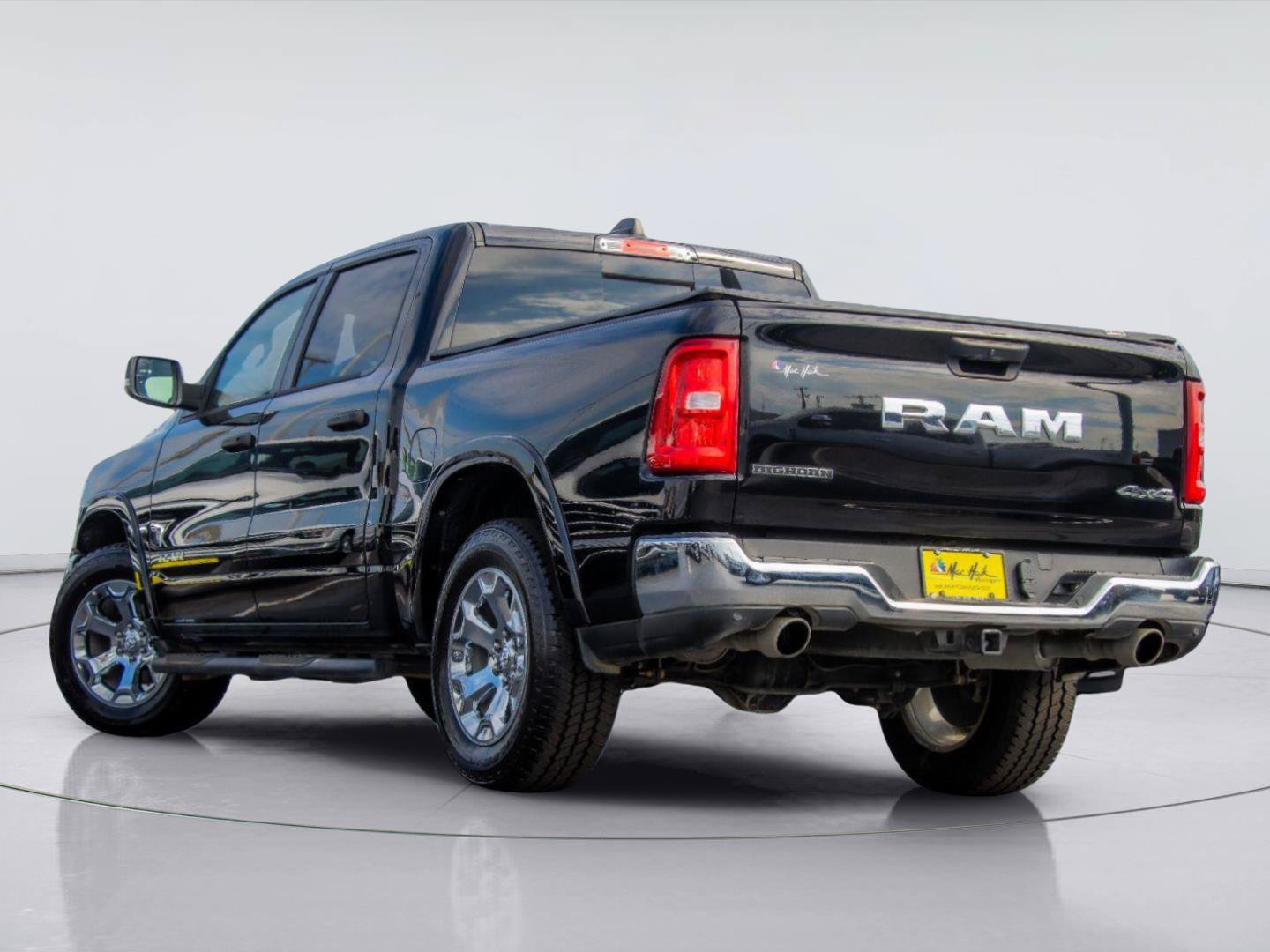 Used 2025 RAM 1500 Big Horn AWD/4WD image 4