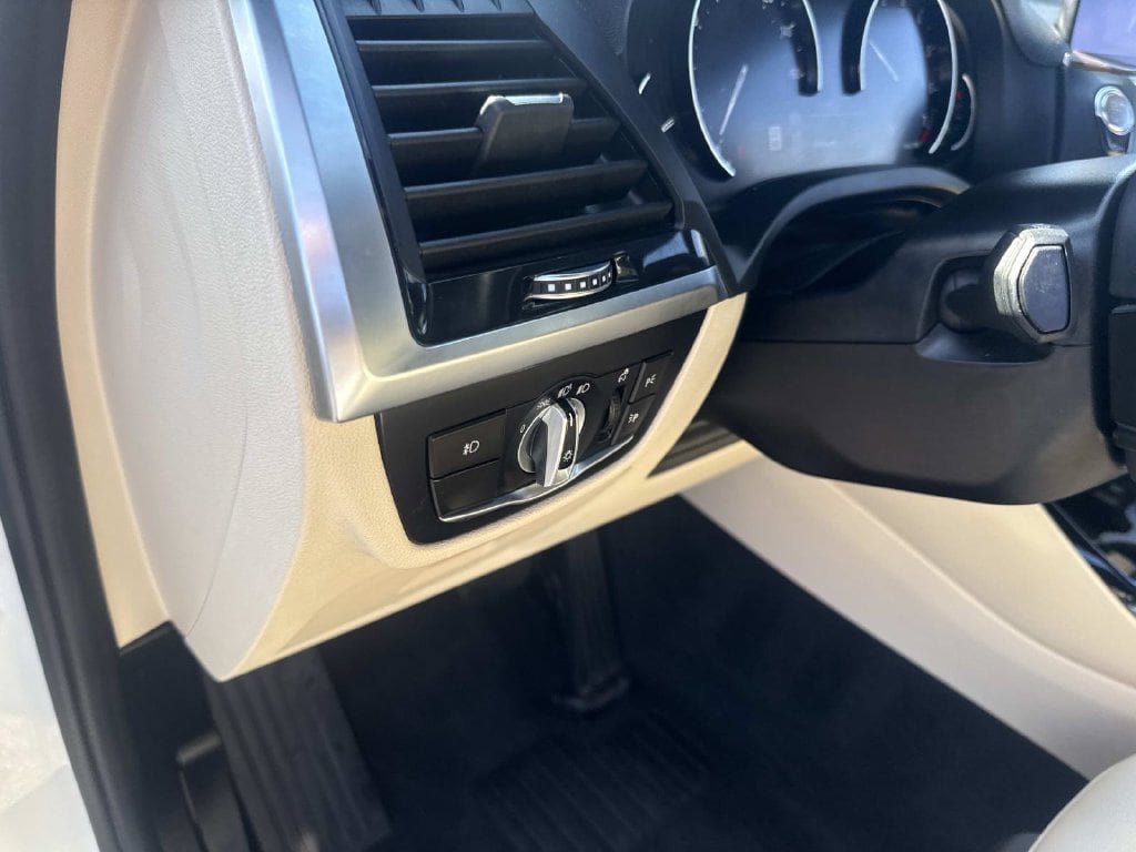 Used 2021 BMW X3 sDrive30i w/ Convenience Package RWD image 22