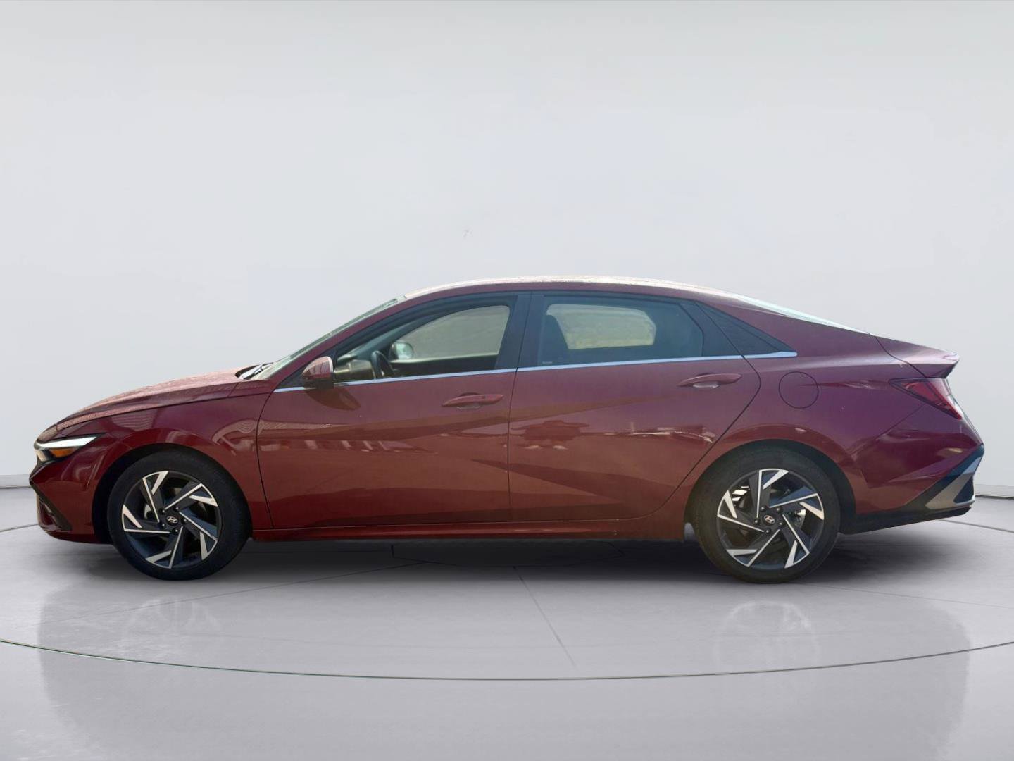 Used 2025 Hyundai Elantra SEL FWD image 4