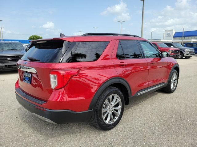 Certified 2022 Ford Explorer XLT w/ Equipment Group 202A RWD image 30